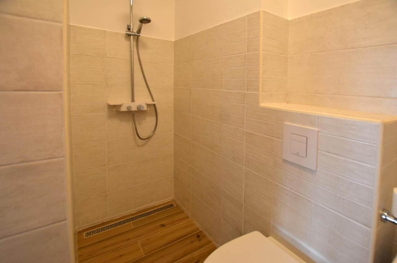 Sarah Apartment 로비니 외부 사진