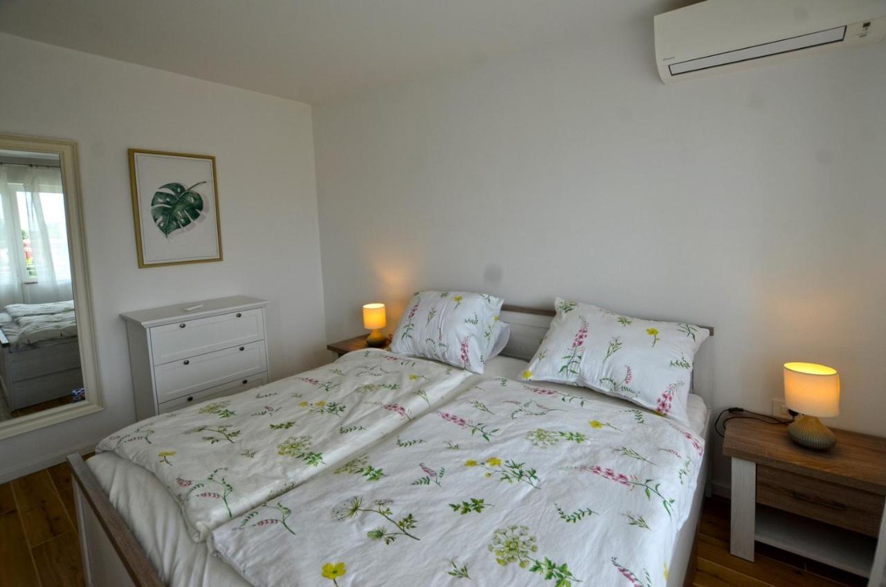 Sarah Apartment 로비니 외부 사진