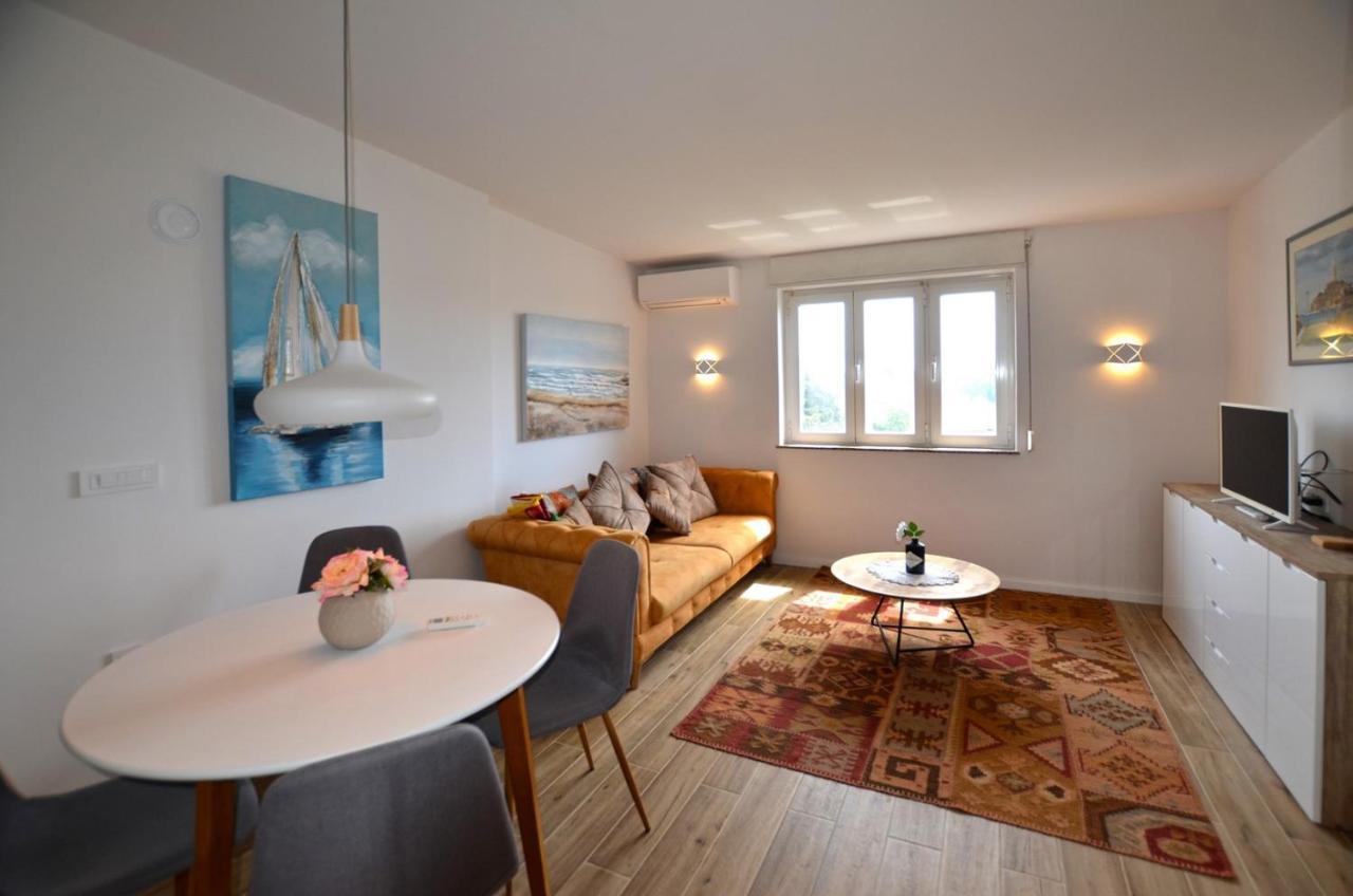 Sarah Apartment 로비니 외부 사진